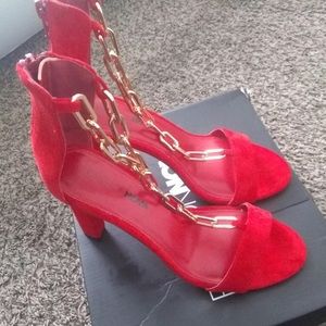 Size 8 high heels BRAND NEW too big for me .